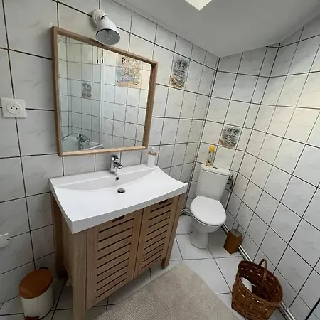 Courcelles 159 1 Apartment *